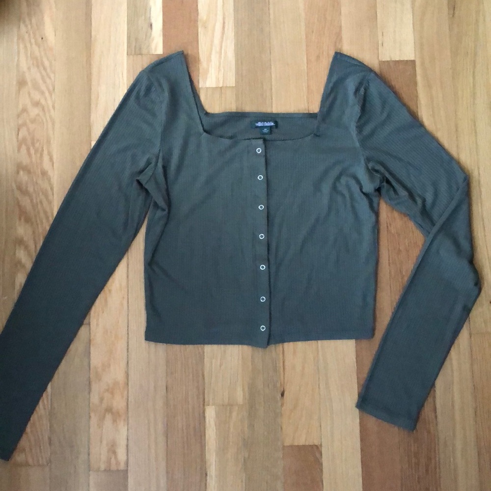Size XS Olive Green, Long-sleeve crop